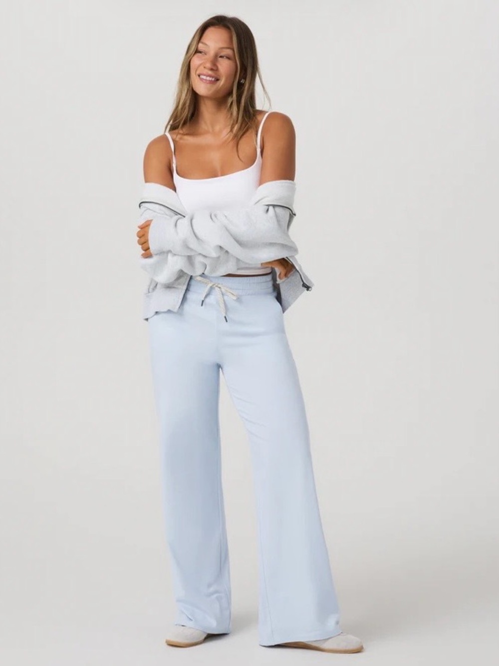 Vuori Halo Essential Wideleg Pant in Soft Sky Heather, Size XL